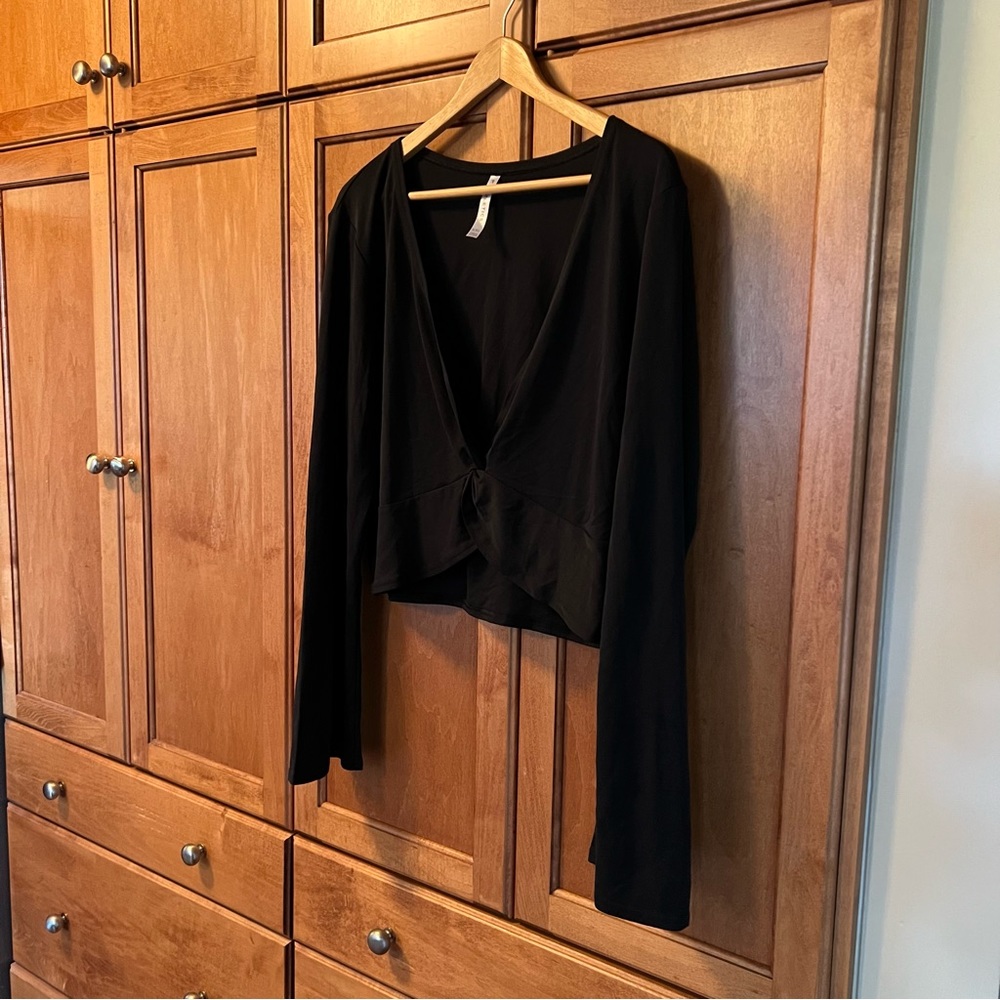 Fabletics Shirt - Picture 7 of 14